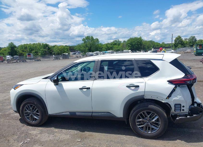 Photo 14 of 2024 Nissan Rogue S (VIN 5N1BT3AB7RC670251)