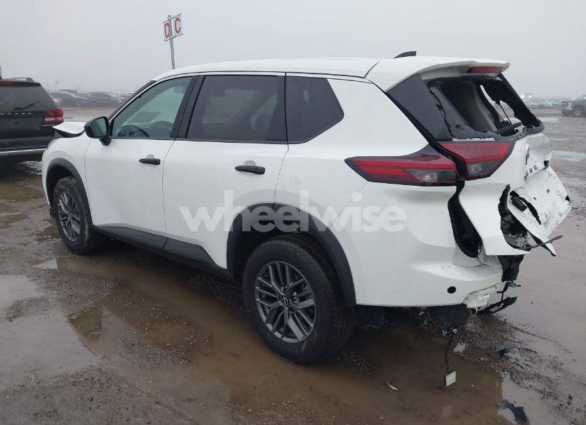 Photo 3 of 2024 Nissan Rogue S INTELLIGENT AWD (VIN 5N1BT3AB7RC671402)