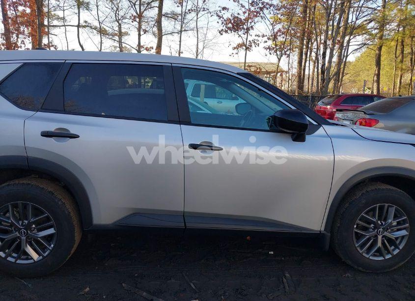 Photo 13 of 2024 Nissan Rogue S INTELLIGENT AWD (VIN 5N1BT3AB7RC686935)