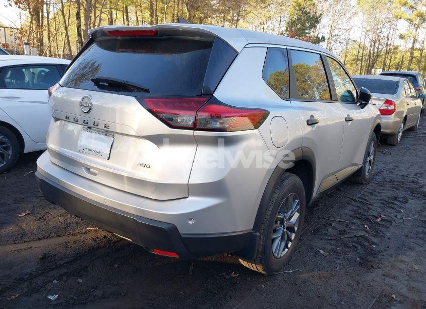 Photo 4 of 2024 Nissan Rogue S INTELLIGENT AWD (VIN 5N1BT3AB7RC686935)