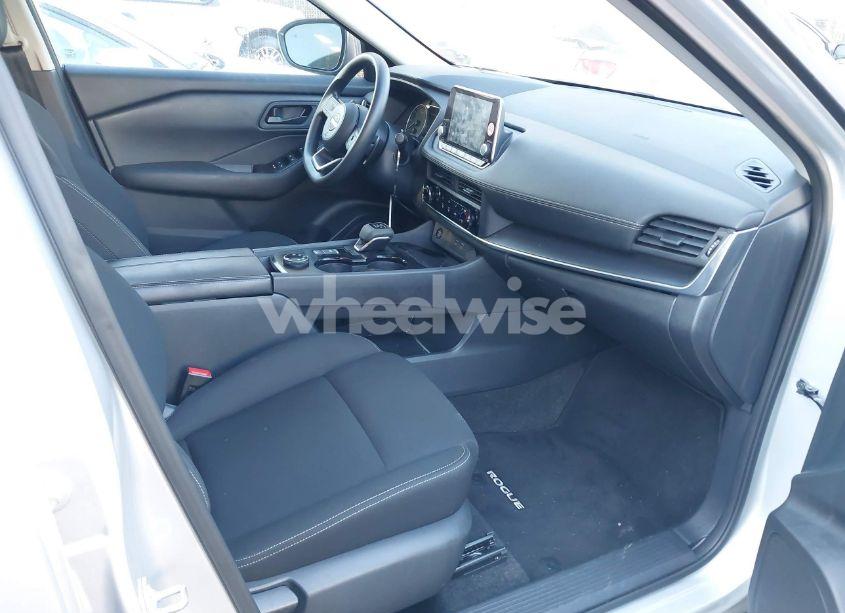 Photo 5 of 2024 Nissan Rogue S INTELLIGENT AWD (VIN 5N1BT3AB7RC686935)