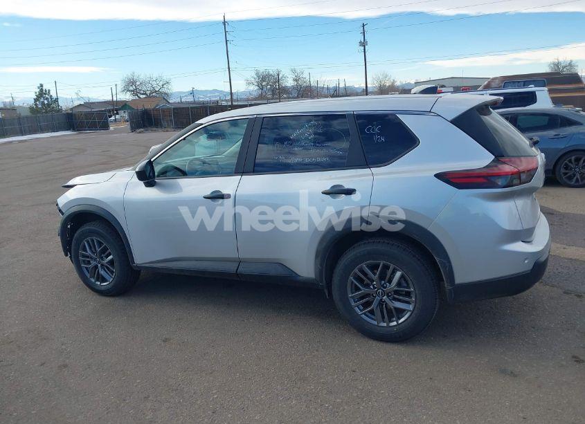 Photo 14 of 2024 Nissan Rogue S INTELLIGENT AWD (VIN 5N1BT3AB8RC680139)