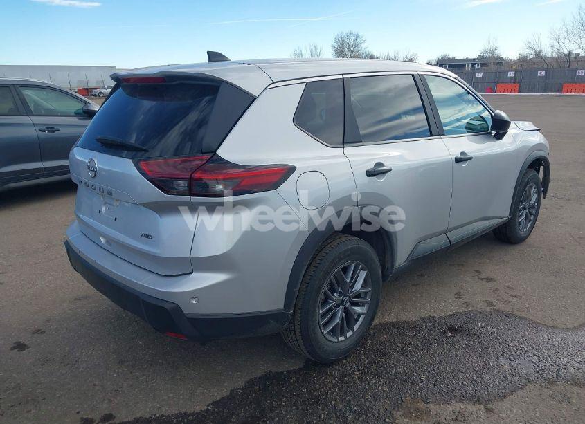 Photo 4 of 2024 Nissan Rogue S INTELLIGENT AWD (VIN 5N1BT3AB8RC680139)