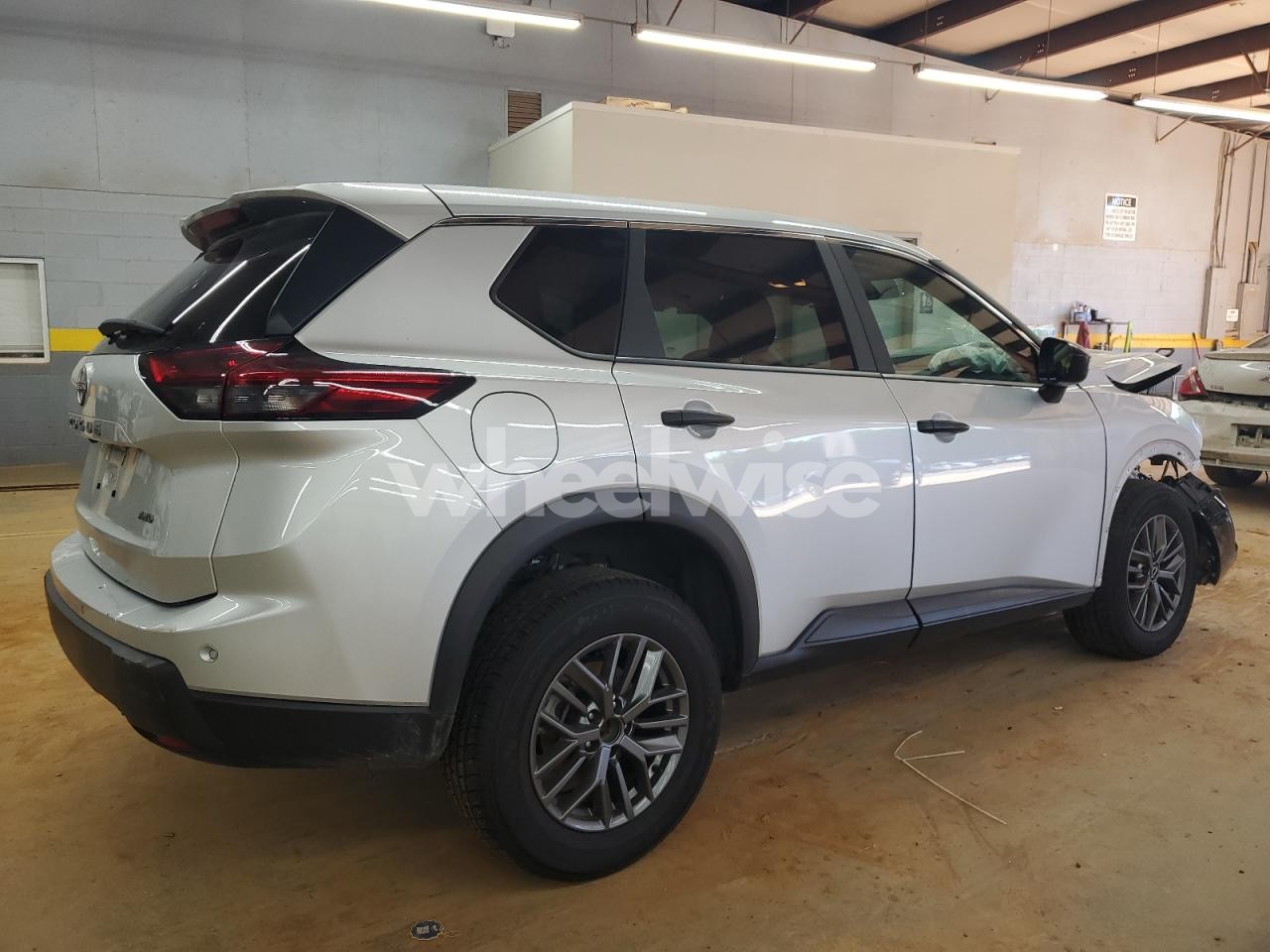 Photo 3 of 2024 NISSAN ROGUE S (VIN 5N1BT3ABXRC687996)