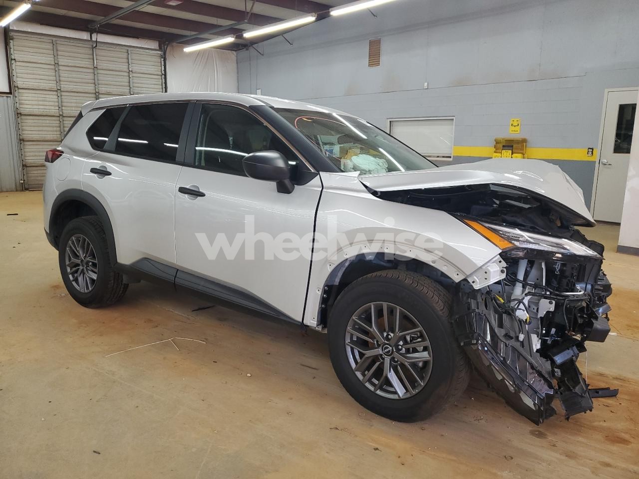 Photo 4 of 2024 NISSAN ROGUE S (VIN 5N1BT3ABXRC687996)