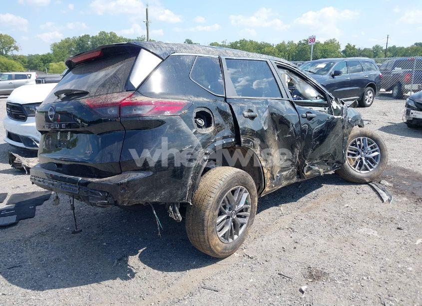 Photo 4 of 2024 Nissan Rogue S INTELLIGENT AWD (VIN 5N1BT3ABXRC726960)