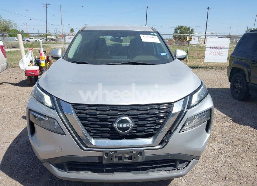 Photo 13 of 2022 Nissan Rogue SV FWD (VIN 5N1BT3BA0NC686517)