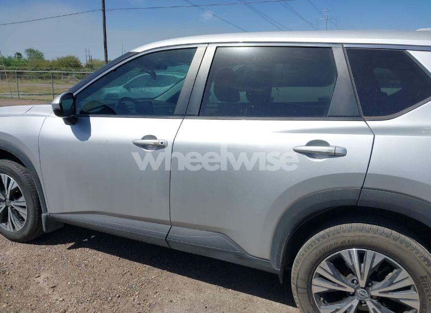 Photo 15 of 2022 Nissan Rogue SV FWD (VIN 5N1BT3BA0NC686517)