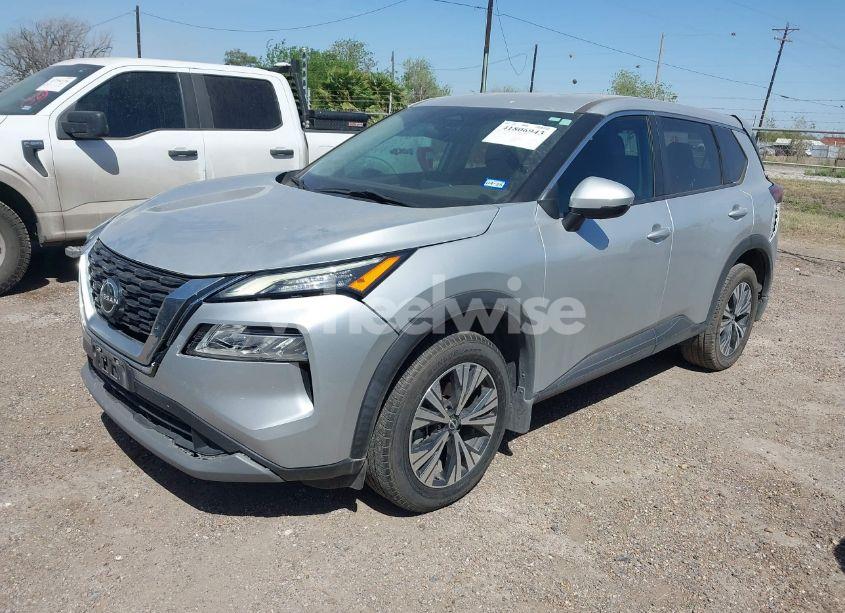 Photo 2 of 2022 Nissan Rogue SV FWD (VIN 5N1BT3BA0NC686517)