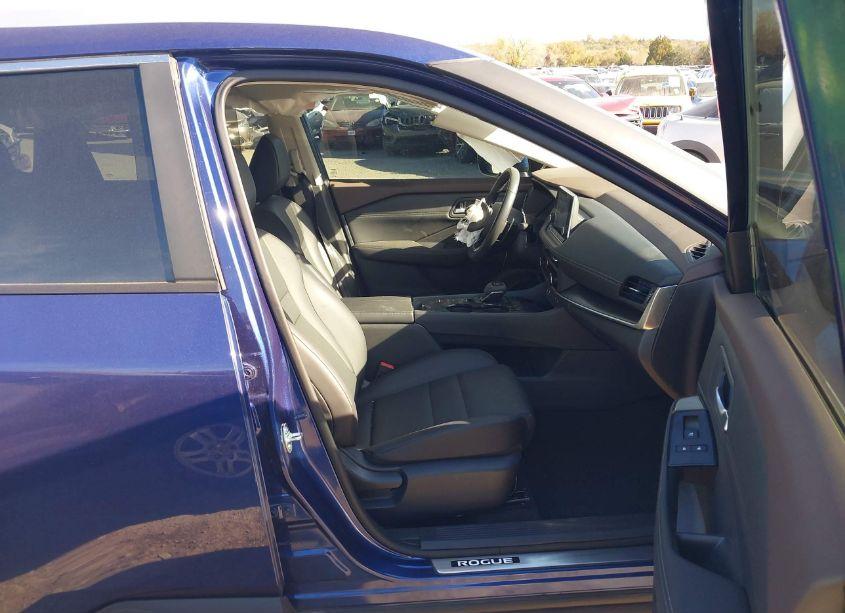 Photo 5 of 2023 Nissan Rogue SV FWD (VIN 5N1BT3BA0PC930640)