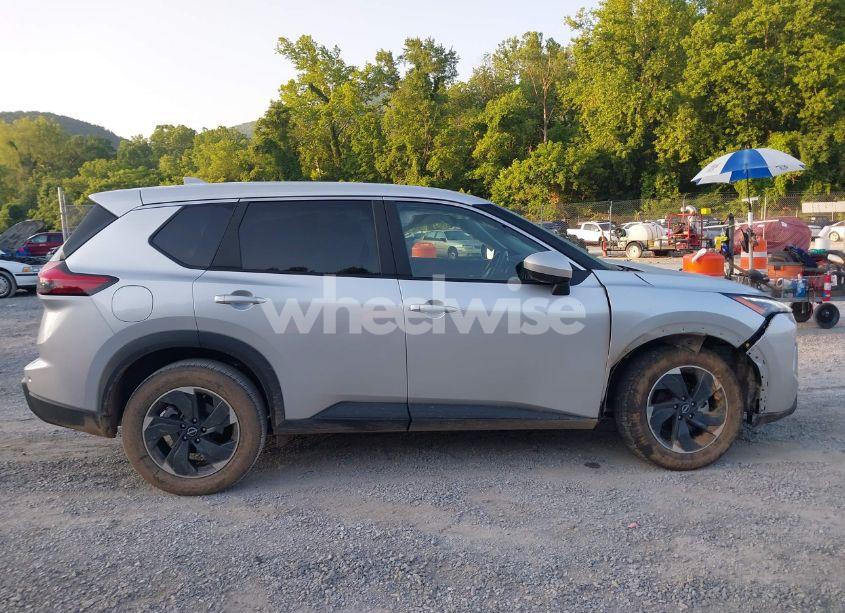 Photo 13 of 2024 Nissan Rogue SV FWD (VIN 5N1BT3BA0RC726150)