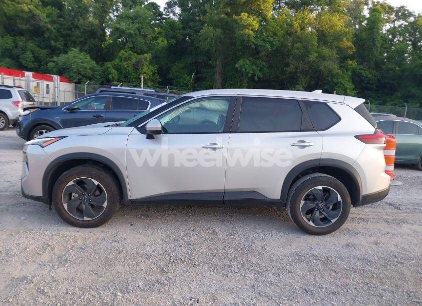 Photo 14 of 2024 Nissan Rogue SV FWD (VIN 5N1BT3BA0RC726150)