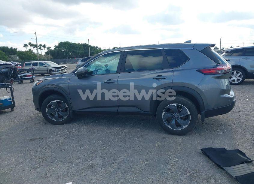 Photo 14 of 2024 Nissan Rogue SV FWD (VIN 5N1BT3BA0RC742610)
