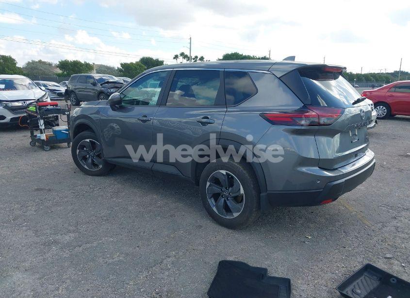 Photo 3 of 2024 Nissan Rogue SV FWD (VIN 5N1BT3BA0RC742610)
