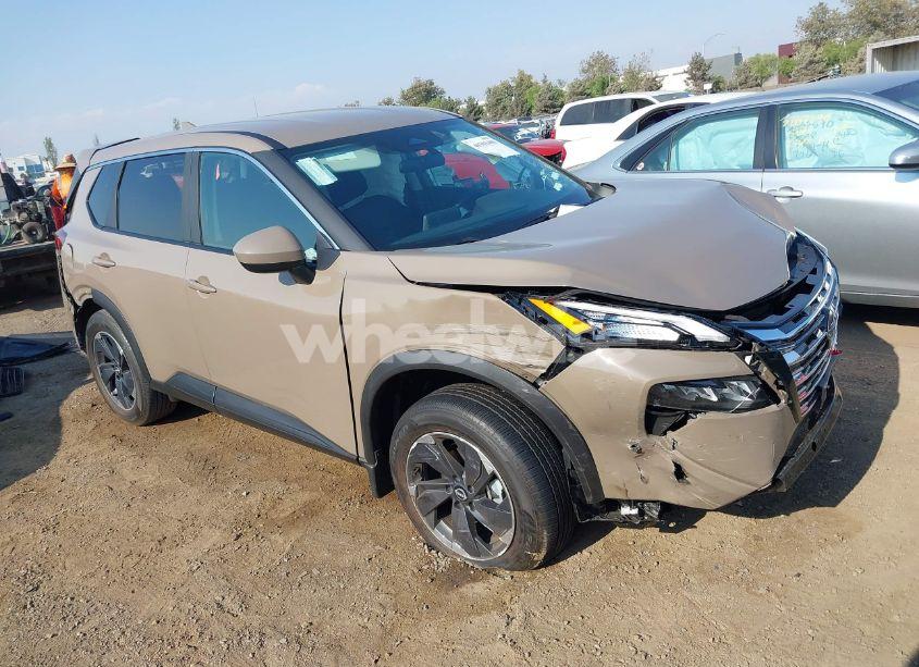 2024 Nissan Rogue SV FWD (VIN 5N1BT3BA0RC756040) main photo