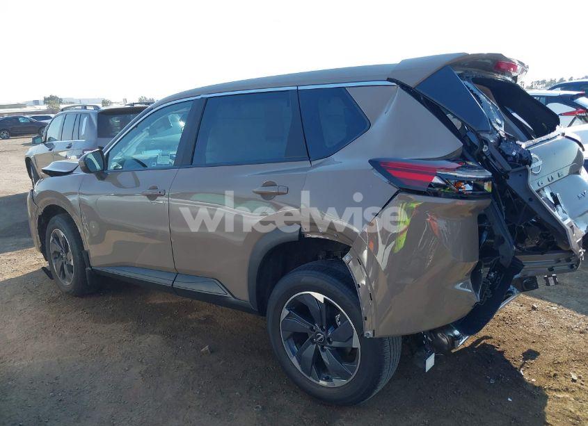 Photo 15 of 2024 Nissan Rogue SV FWD (VIN 5N1BT3BA0RC756040)