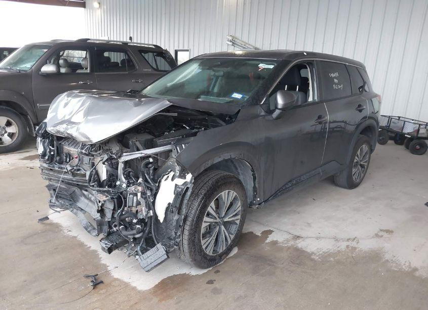 Photo 2 of 2022 Nissan Rogue SV FWD (VIN 5N1BT3BA1NC708587)