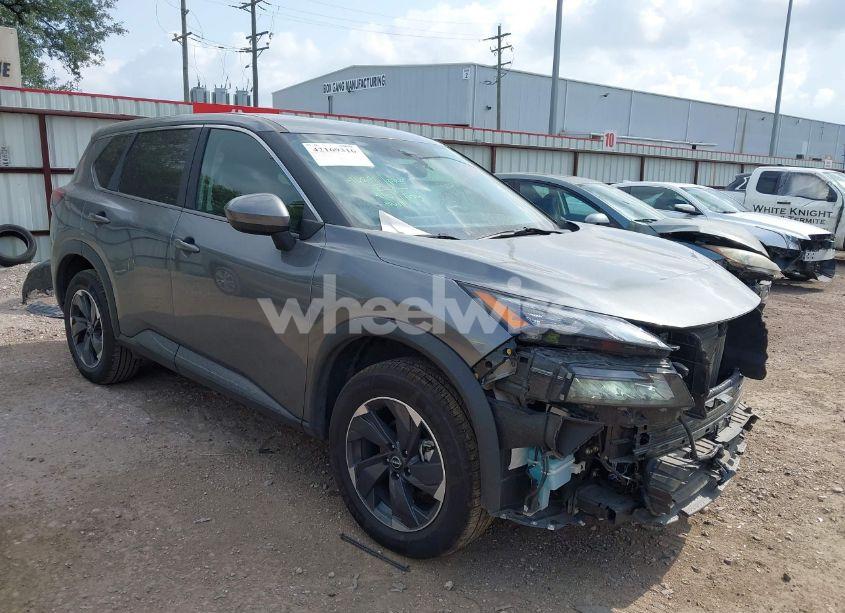 2024 Nissan Rogue SV FWD (VIN 5N1BT3BA2RC684385) main photo