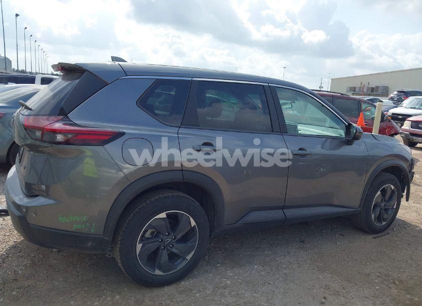 Photo 14 of 2024 Nissan Rogue SV FWD (VIN 5N1BT3BA2RC684385)