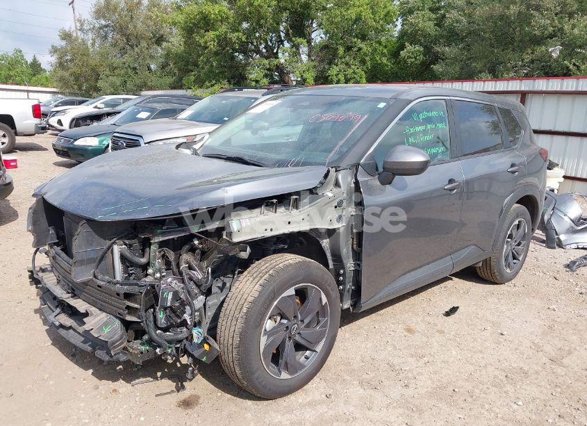 Photo 2 of 2024 Nissan Rogue SV FWD (VIN 5N1BT3BA2RC684385)