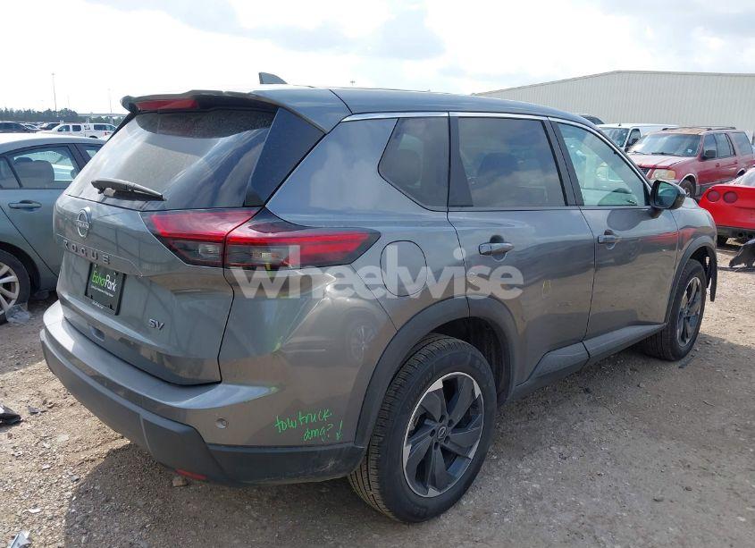Photo 4 of 2024 Nissan Rogue SV FWD (VIN 5N1BT3BA2RC684385)