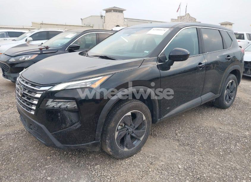 Photo 2 of 2024 Nissan Rogue SV FWD (VIN 5N1BT3BA2RC694298)