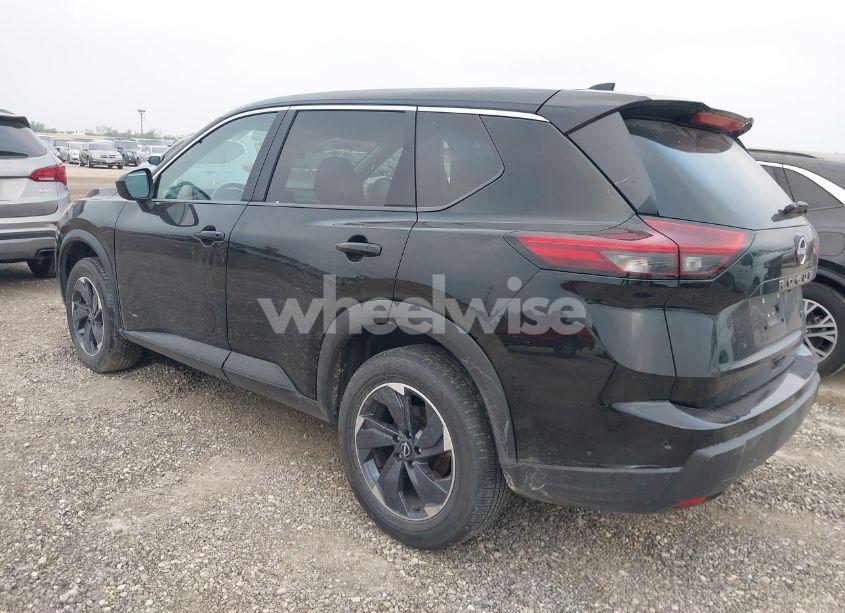 Photo 3 of 2024 Nissan Rogue SV FWD (VIN 5N1BT3BA2RC694298)