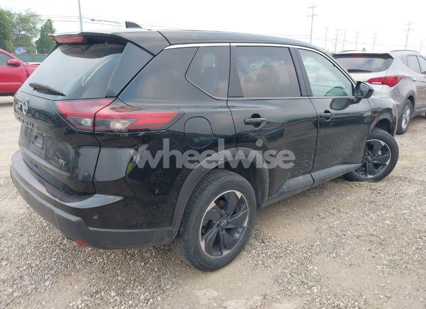 Photo 4 of 2024 Nissan Rogue SV FWD (VIN 5N1BT3BA2RC694298)