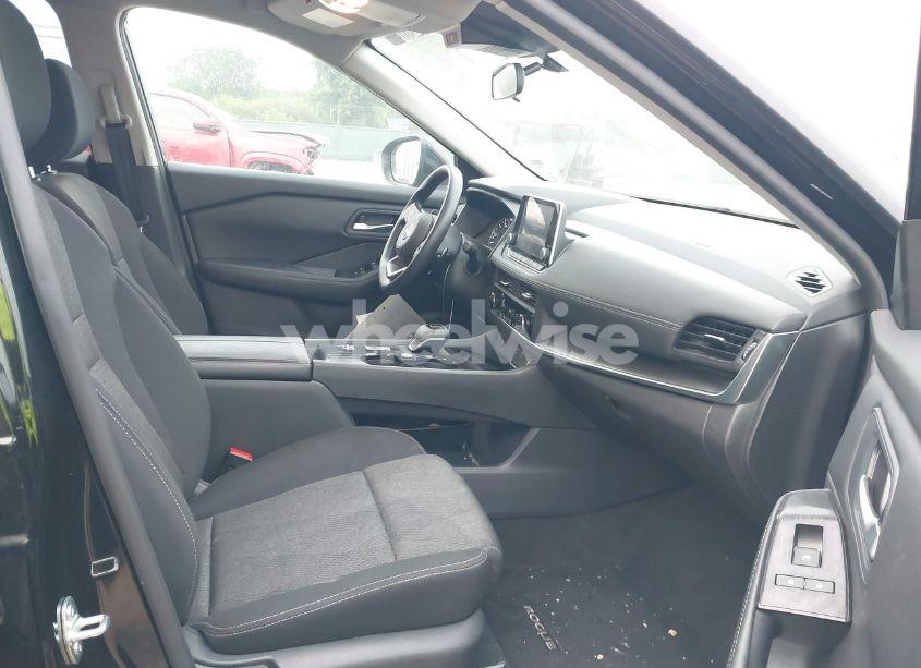 Photo 5 of 2024 Nissan Rogue SV FWD (VIN 5N1BT3BA2RC694298)