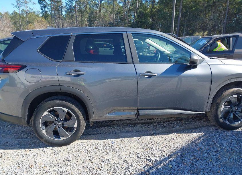 Photo 13 of 2024 Nissan Rogue SV FWD (VIN 5N1BT3BA2RC700911)