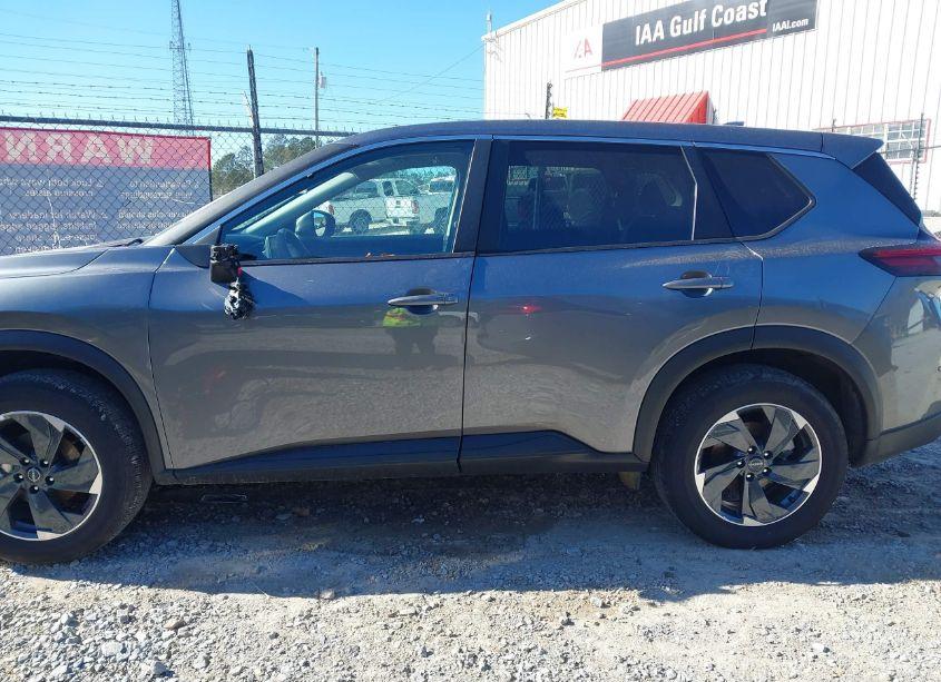 Photo 14 of 2024 Nissan Rogue SV FWD (VIN 5N1BT3BA2RC700911)