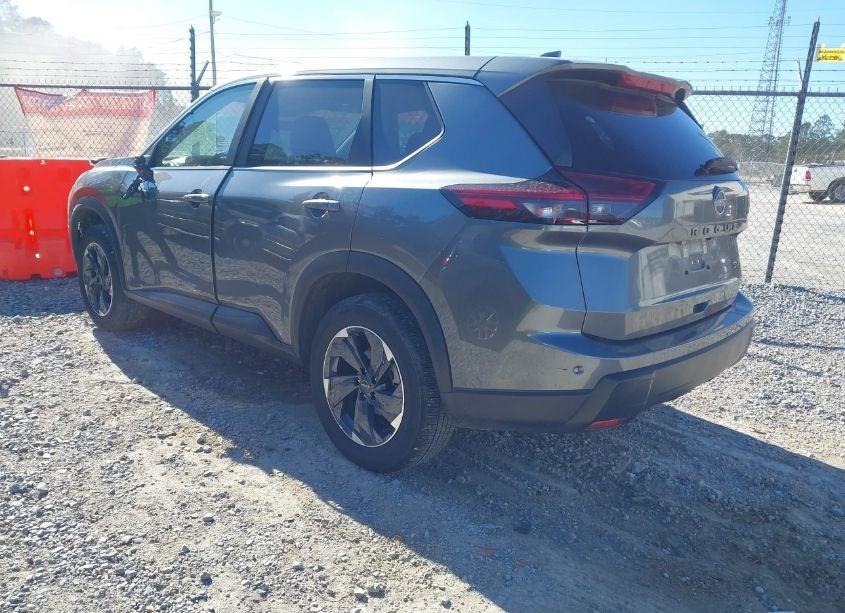 Photo 3 of 2024 Nissan Rogue SV FWD (VIN 5N1BT3BA2RC700911)