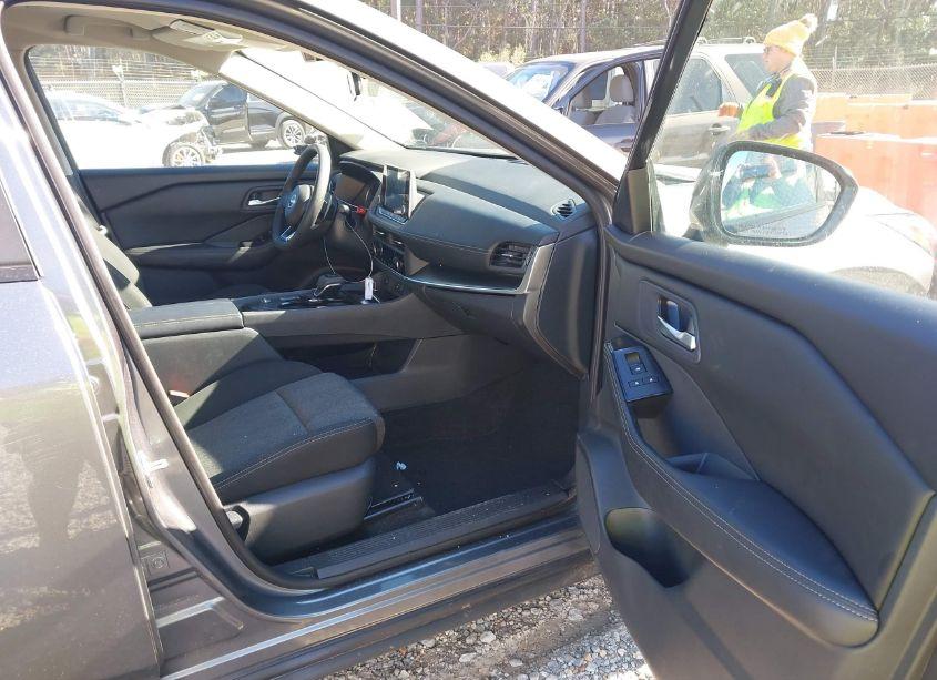 Photo 5 of 2024 Nissan Rogue SV FWD (VIN 5N1BT3BA2RC700911)