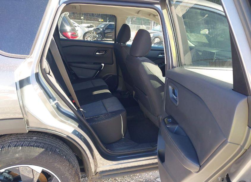 Photo 8 of 2024 Nissan Rogue SV FWD (VIN 5N1BT3BA2RC700911)