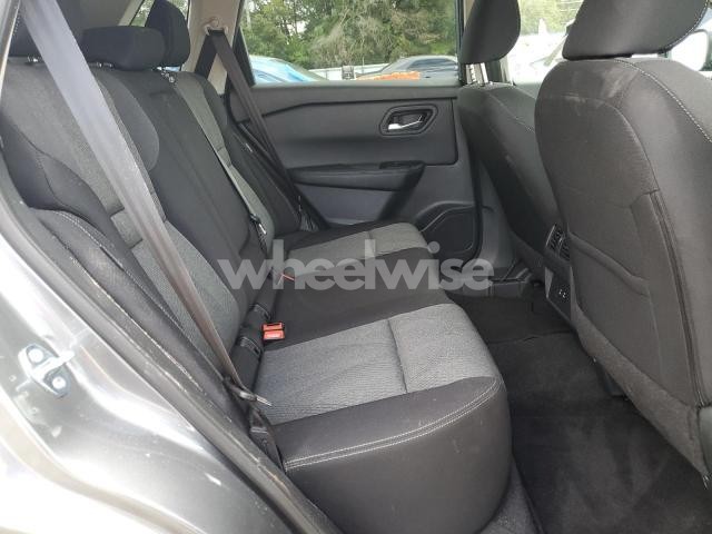 Photo 2 of 2025 NISSAN ROGUE SV (VIN 5N1BT3BA2SC820939)