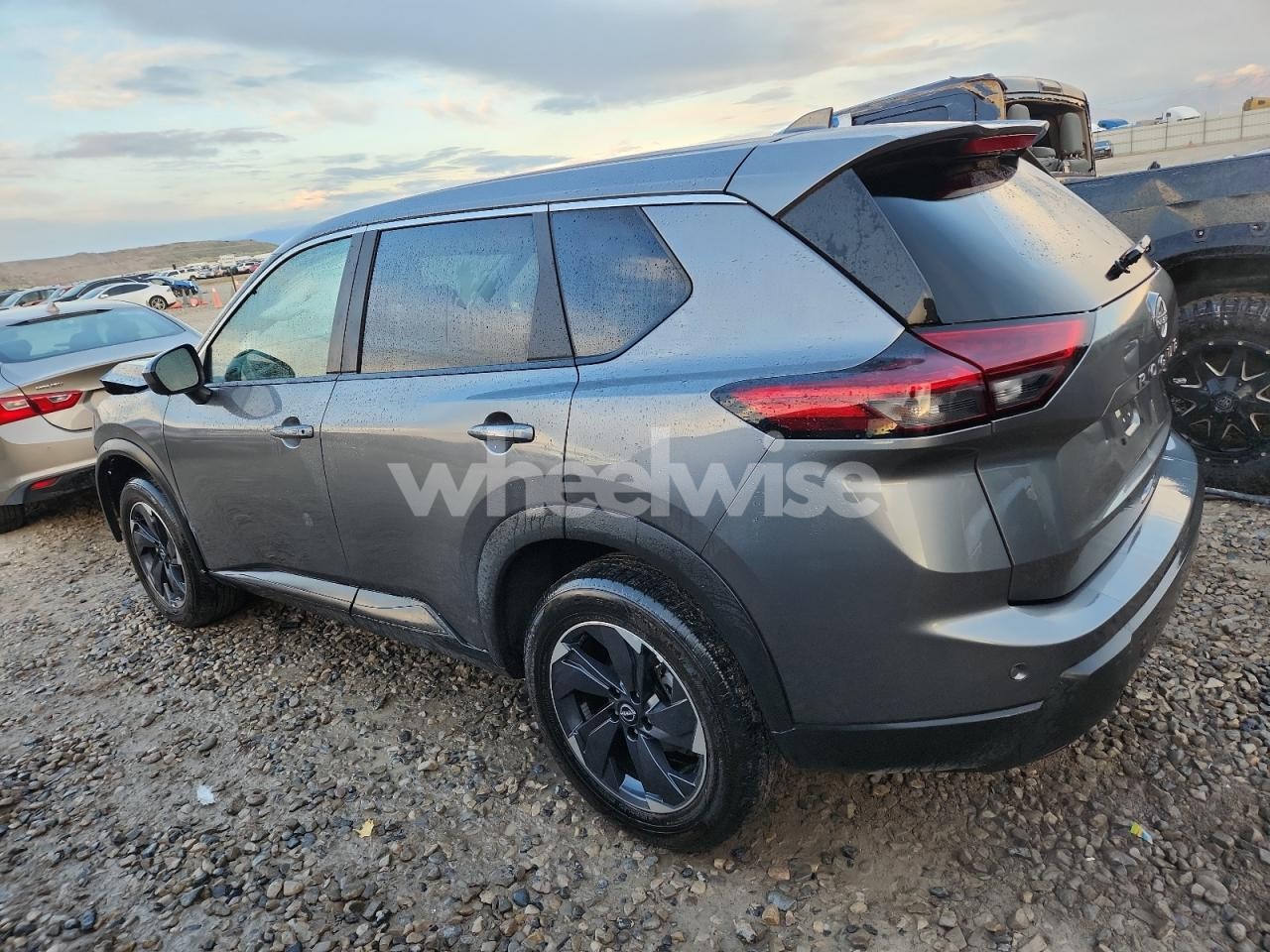 Photo 2 of 2025 NISSAN ROGUE SV (VIN 5N1BT3BA2SC828085)
