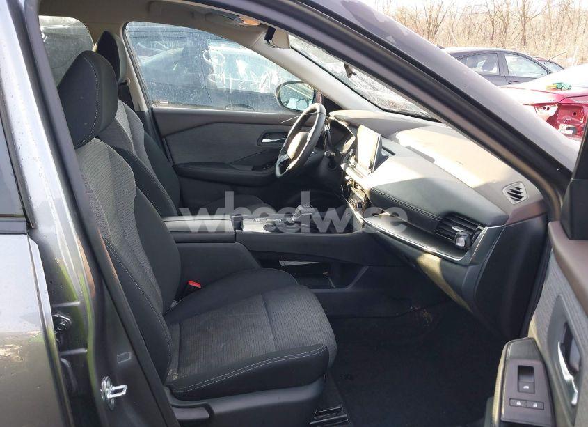 Photo 5 of 2022 Nissan Rogue SV FWD (VIN 5N1BT3BA3NC688410)