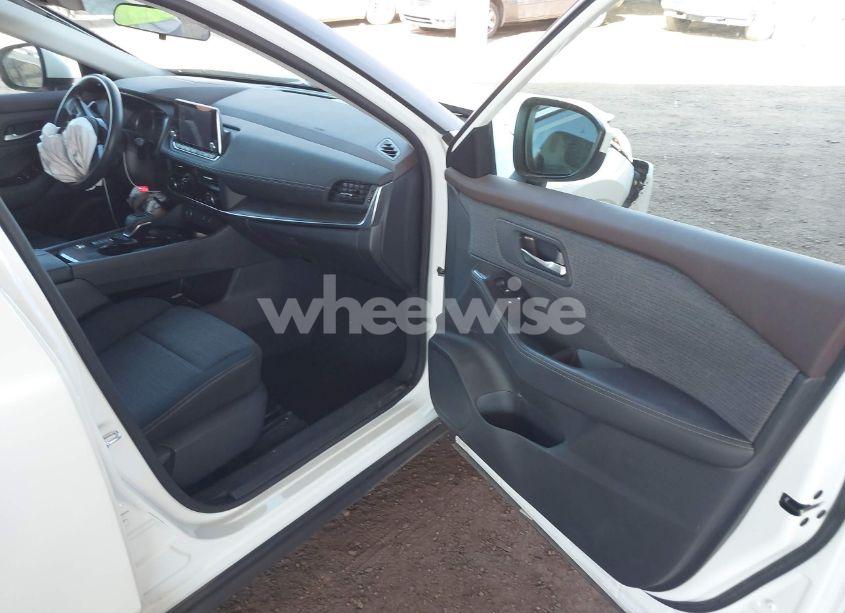 Photo 5 of 2023 Nissan Rogue SV FWD (VIN 5N1BT3BA3PC877447)