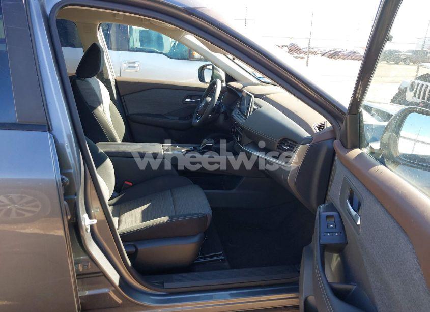 Photo 5 of 2023 Nissan Rogue SV FWD (VIN 5N1BT3BA3PC888142)