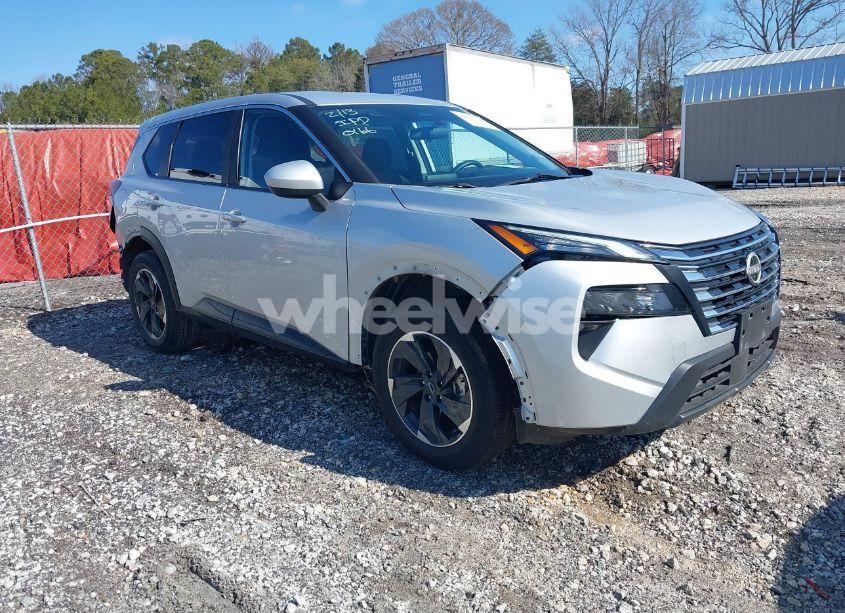 2024 Nissan Rogue SV FWD (VIN 5N1BT3BA3RC680166) main photo