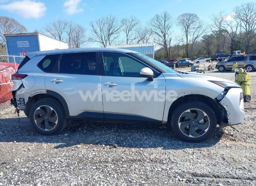 Photo 13 of 2024 Nissan Rogue SV FWD (VIN 5N1BT3BA3RC680166)