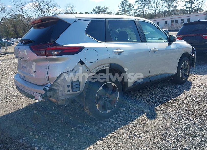 Photo 4 of 2024 Nissan Rogue SV FWD (VIN 5N1BT3BA3RC680166)