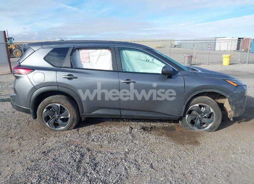 Photo 14 of 2024 Nissan Rogue SV FWD (VIN 5N1BT3BA3RC739958)