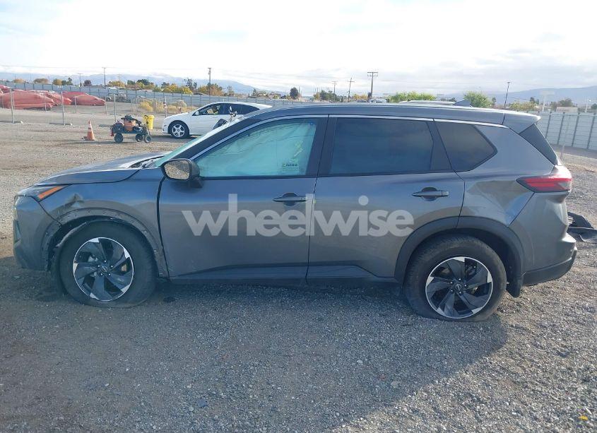 Photo 15 of 2024 Nissan Rogue SV FWD (VIN 5N1BT3BA3RC739958)