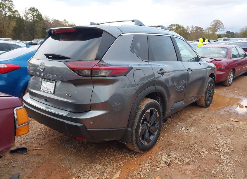 Photo 4 of 2024 Nissan Rogue SV FWD (VIN 5N1BT3BA3RC743895)