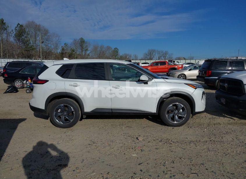 Photo 14 of 2025 Nissan Rogue SV FWD (VIN 5N1BT3BA3SC778202)