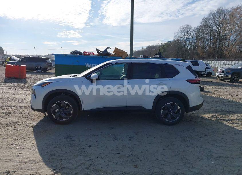 Photo 15 of 2025 Nissan Rogue SV FWD (VIN 5N1BT3BA3SC778202)
