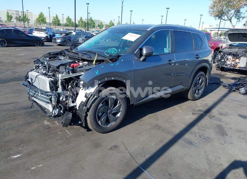 Photo 2 of 2025 Nissan Rogue SV FWD (VIN 5N1BT3BA3SC823736)