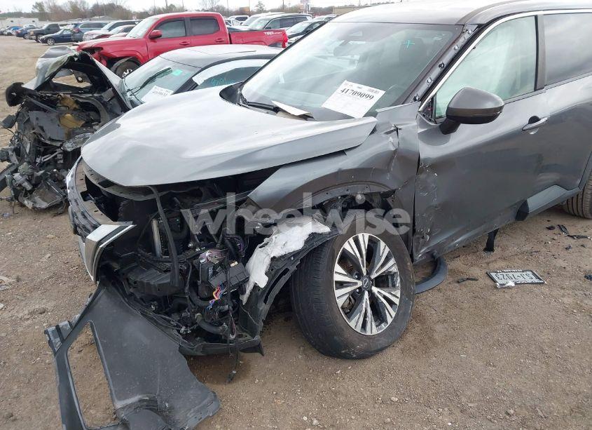 Photo 6 of 2022 Nissan Rogue SV FWD (VIN 5N1BT3BA4NC677271)