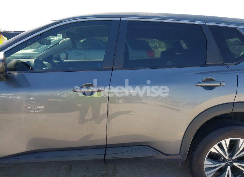 Photo 15 of 2022 Nissan Rogue SV FWD (VIN 5N1BT3BA4NC717459)